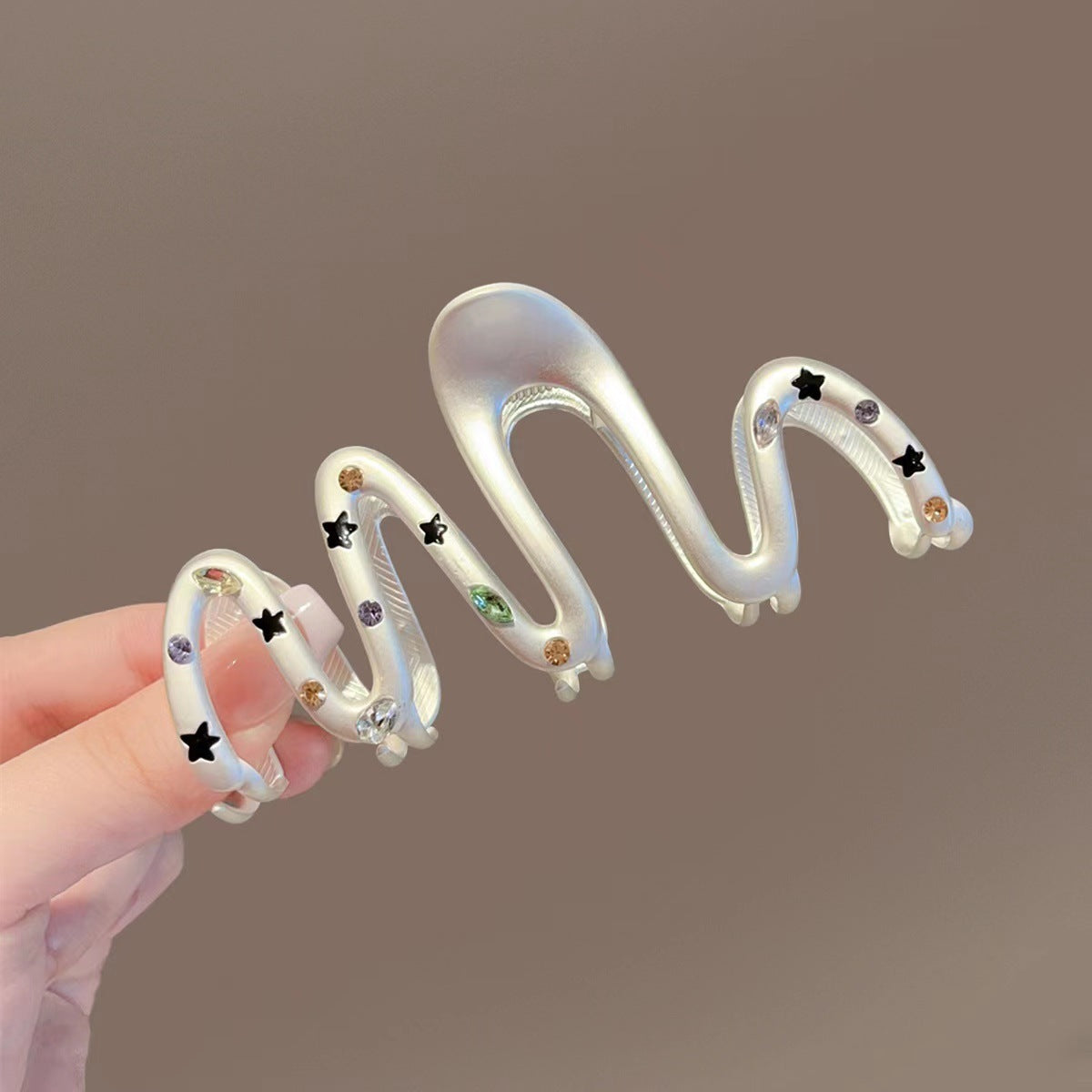 Women's Fashion Temperament Large Shark Clip