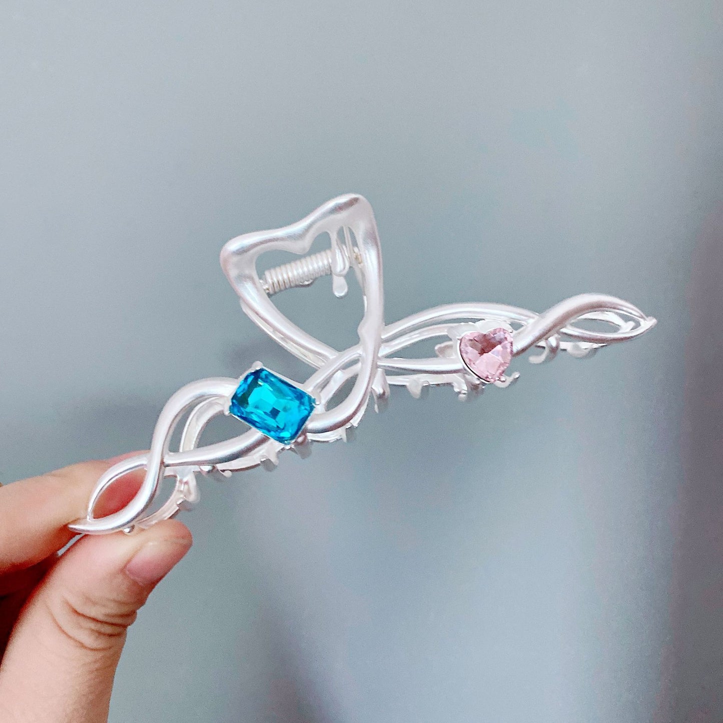 Women's Fashion Temperament Large Shark Clip